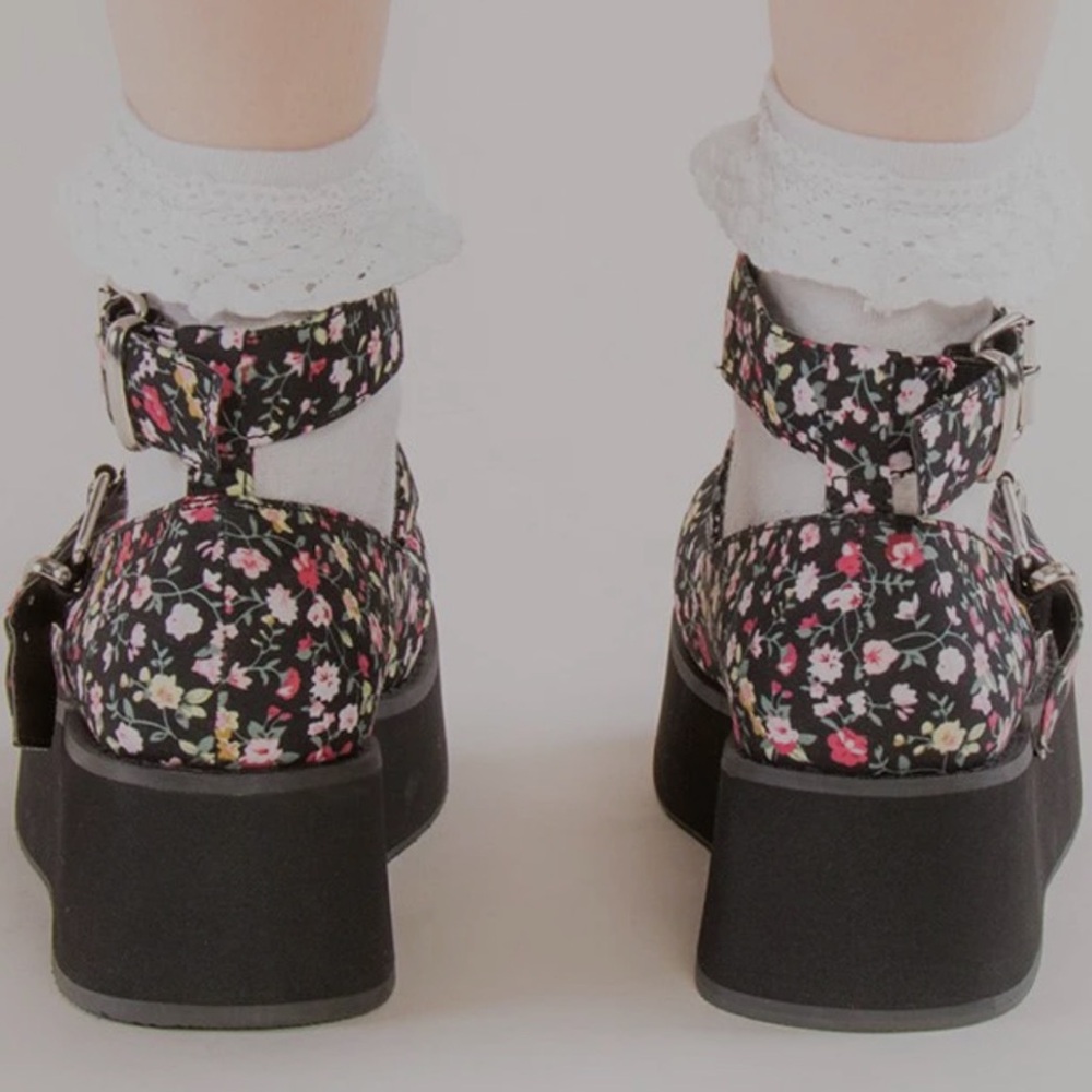 DEMONIA Sprite Floral Platform Heart Mary Jane Shoes - Picture 12 of 12